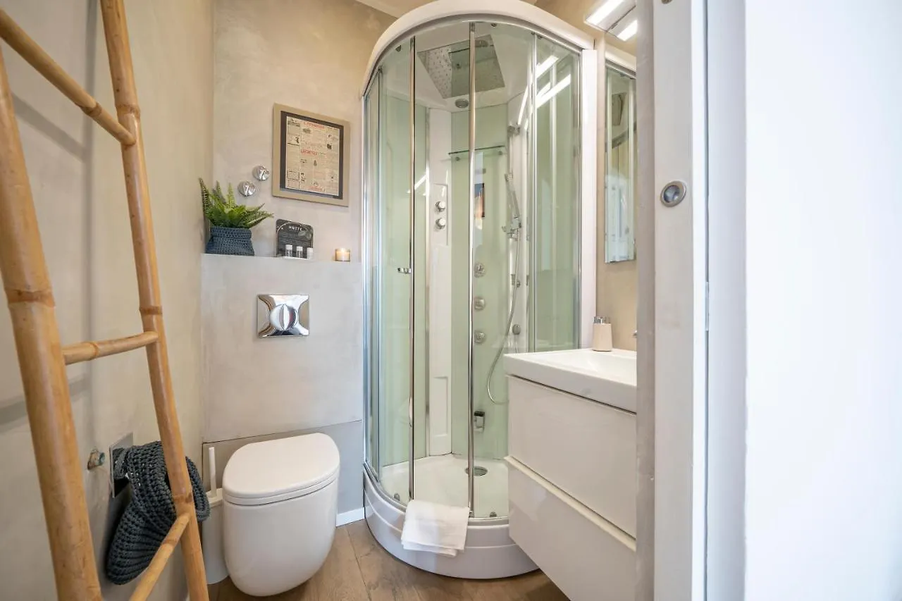 Piazza Maggiore-Luxury Apartment-Elegant Terrace Bologna 0*,