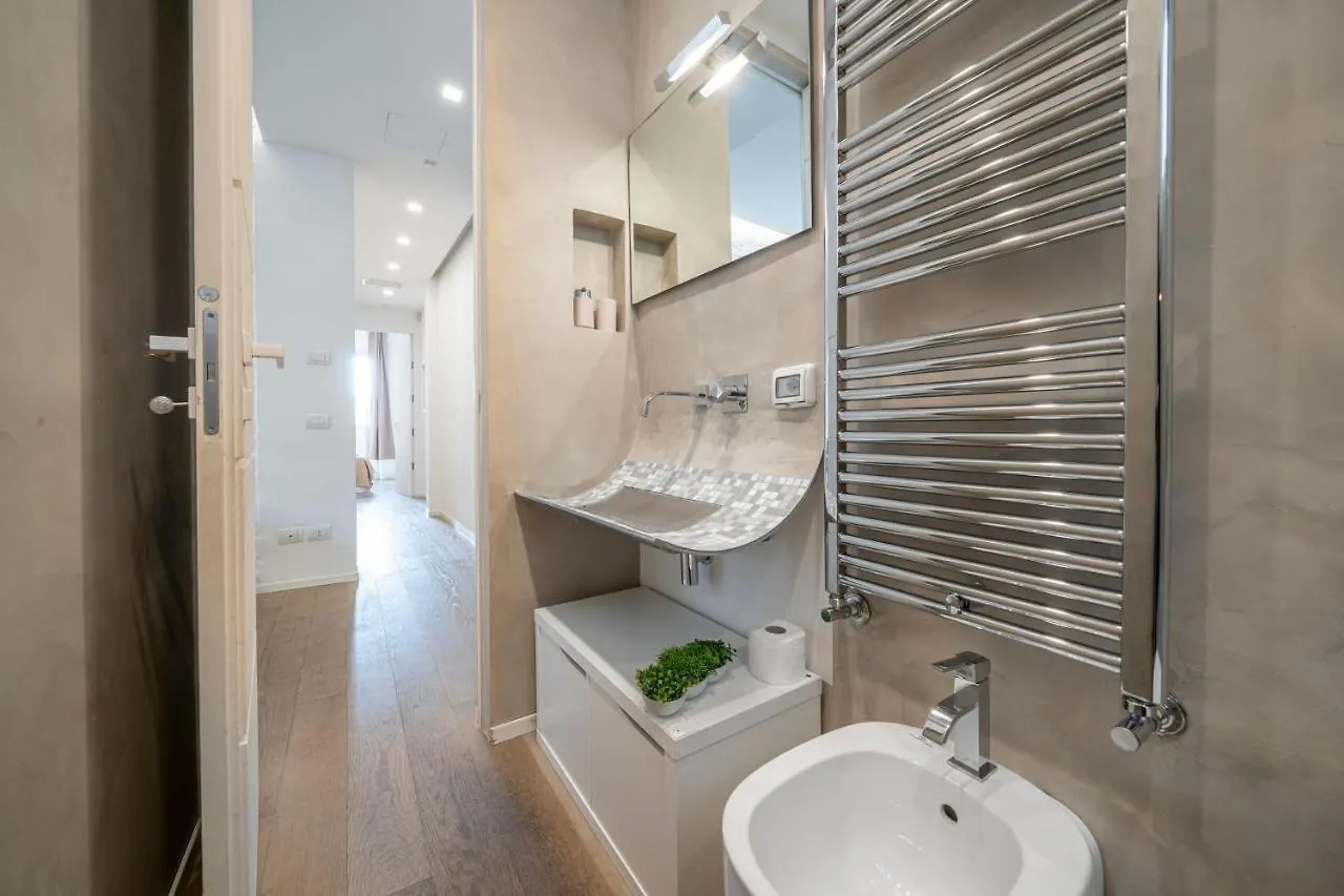 Piazza Maggiore-Luxury Apartment-Elegant Terrace Bologna Apartment