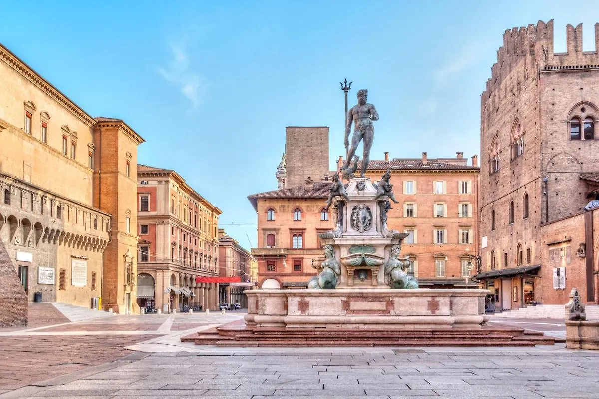 Apartment Piazza Maggiore-Luxury Apartment-Elegant Terrace Bologna Italy