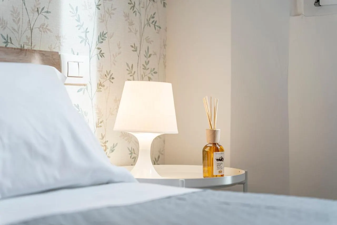 Piazza Maggiore-Luxury Apartment-Elegant Terrace Bologna Apartment